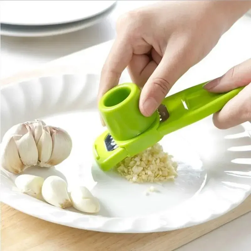 Kitchen Gadgets Green - مفرمة ثوم صغيرة يدوية مبتكرة للمطبخ،