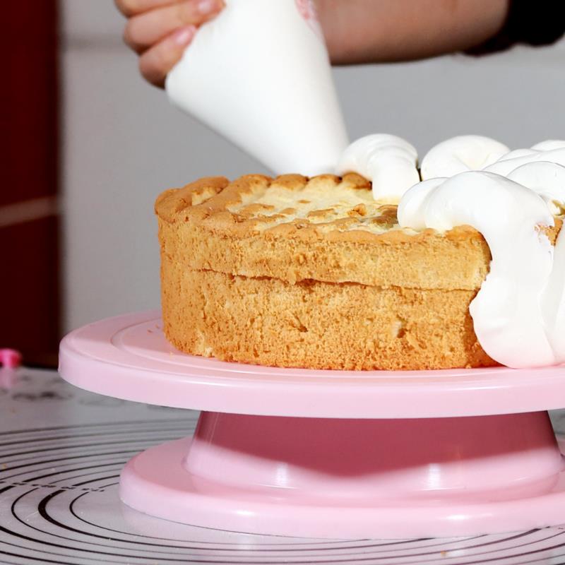 منصة دوارة مضادة للانزلاق لتزي - مراجعة Cake Decorating Turntable وسعره